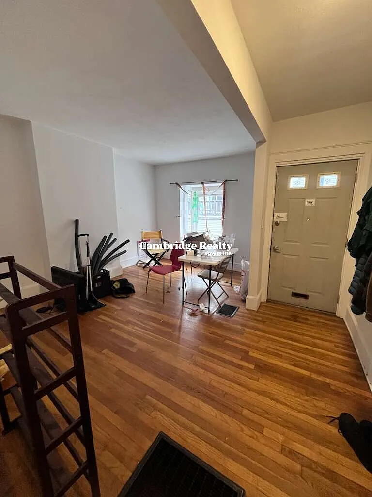6 bed, 2.0 bath, $8,399 — Photo 3