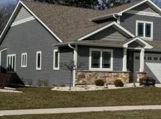 1051 Springbrook Dr #2D, Burlington, WI 53105