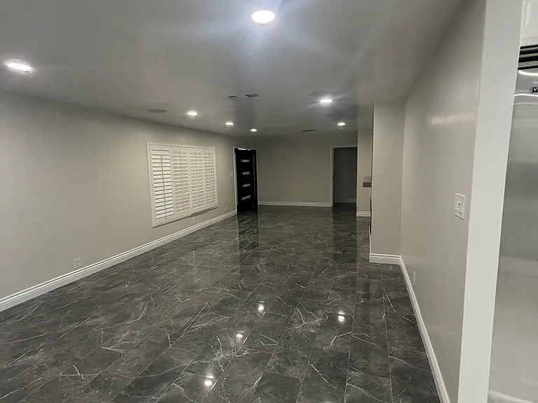 10724 Valley View Ave — Photo 10