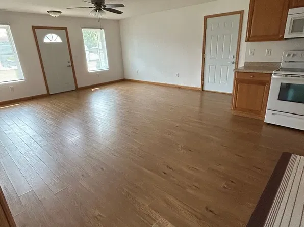 Tama Iowa Duplex, 1305 Country Club Dr #B, Tama, IA 52339