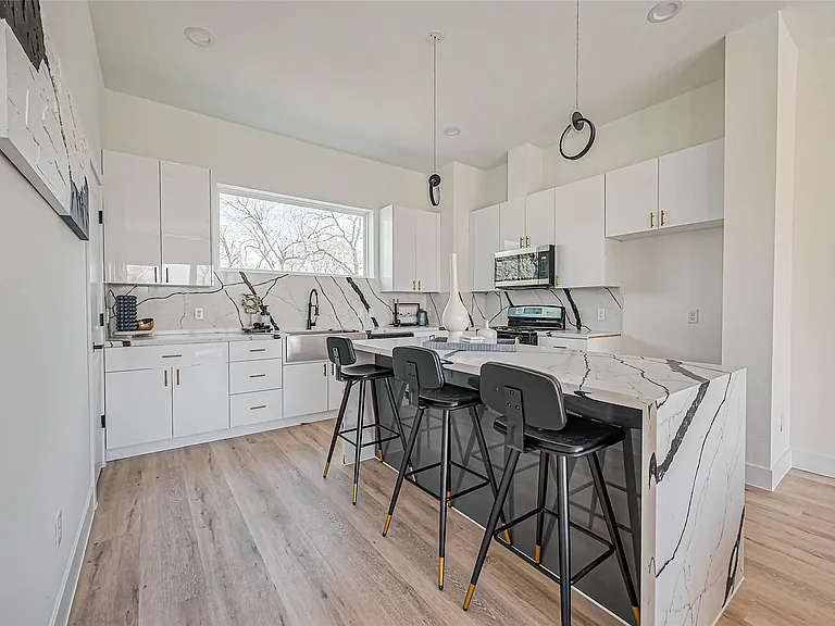 4207 Ward St — Photo 5