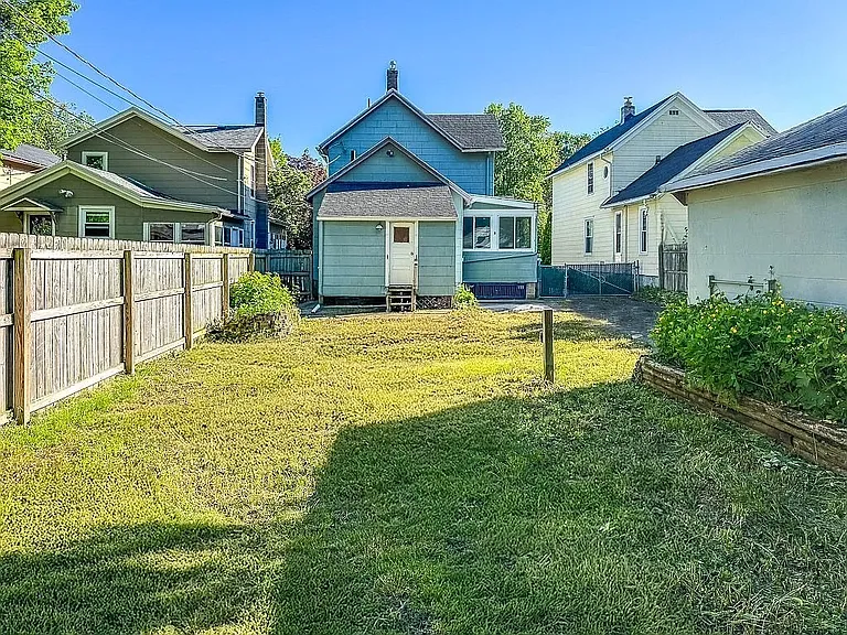 46 Caroline St — Photo 15