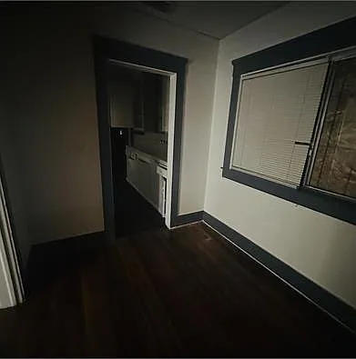 617 E Yale Ave — Photo 2