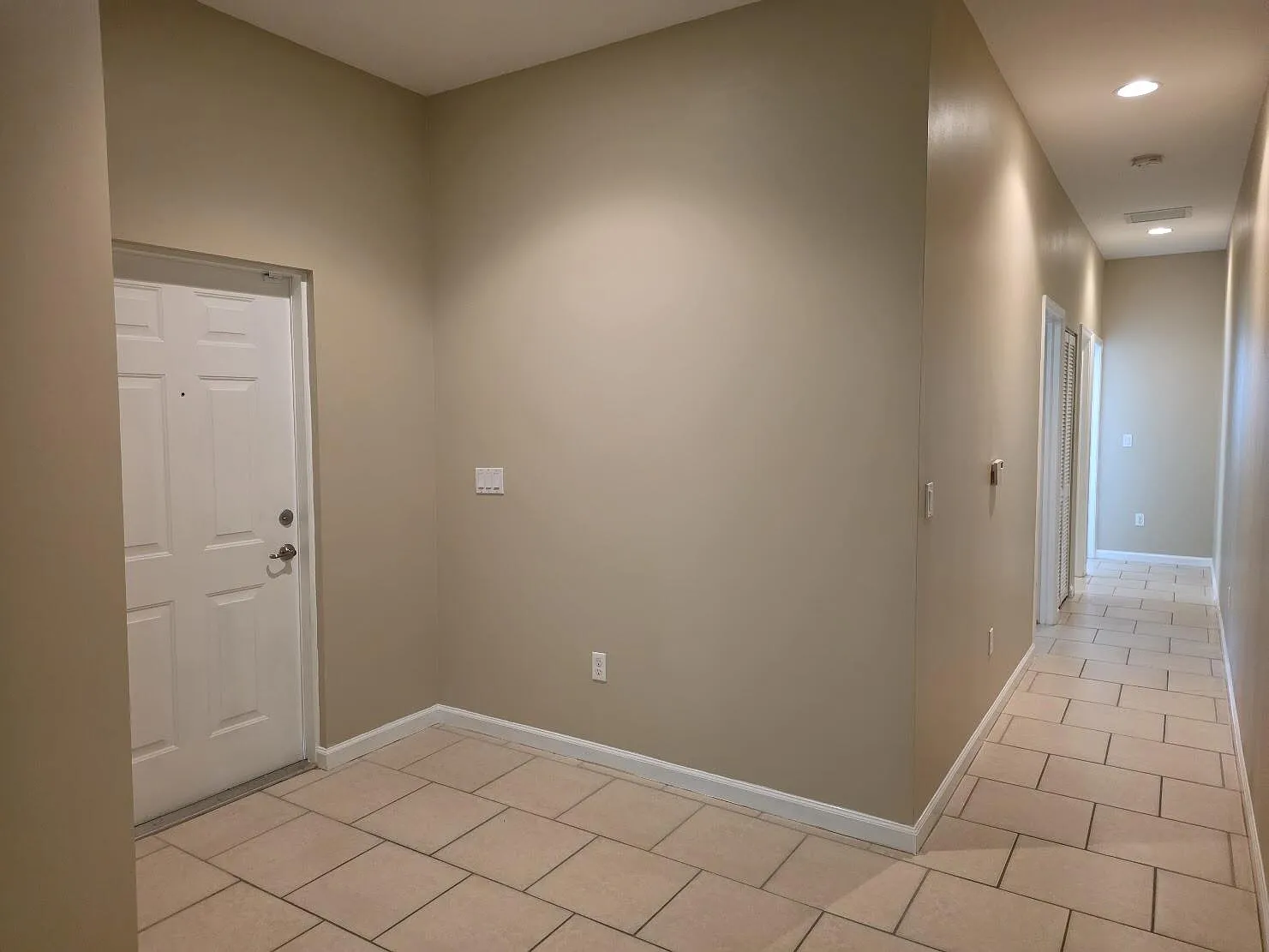 3 bed, 2.0 bath, 1712 sqft, $2,600 — Photo 3