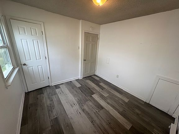 4th image of 8 Shelton Rd
