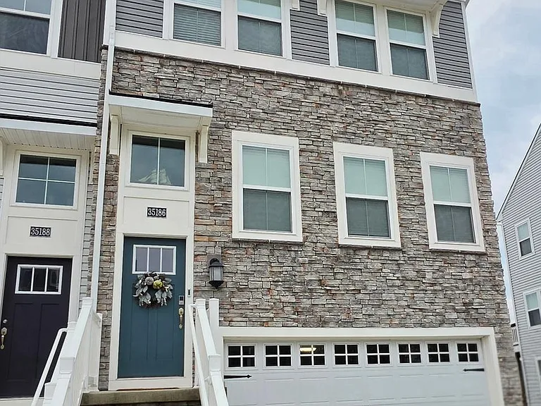 35186 Wright Way — Photo 1