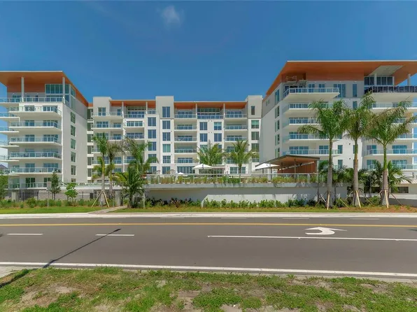 1020 Sunset Point Rd Unit 302, Clearwater, FL 33755