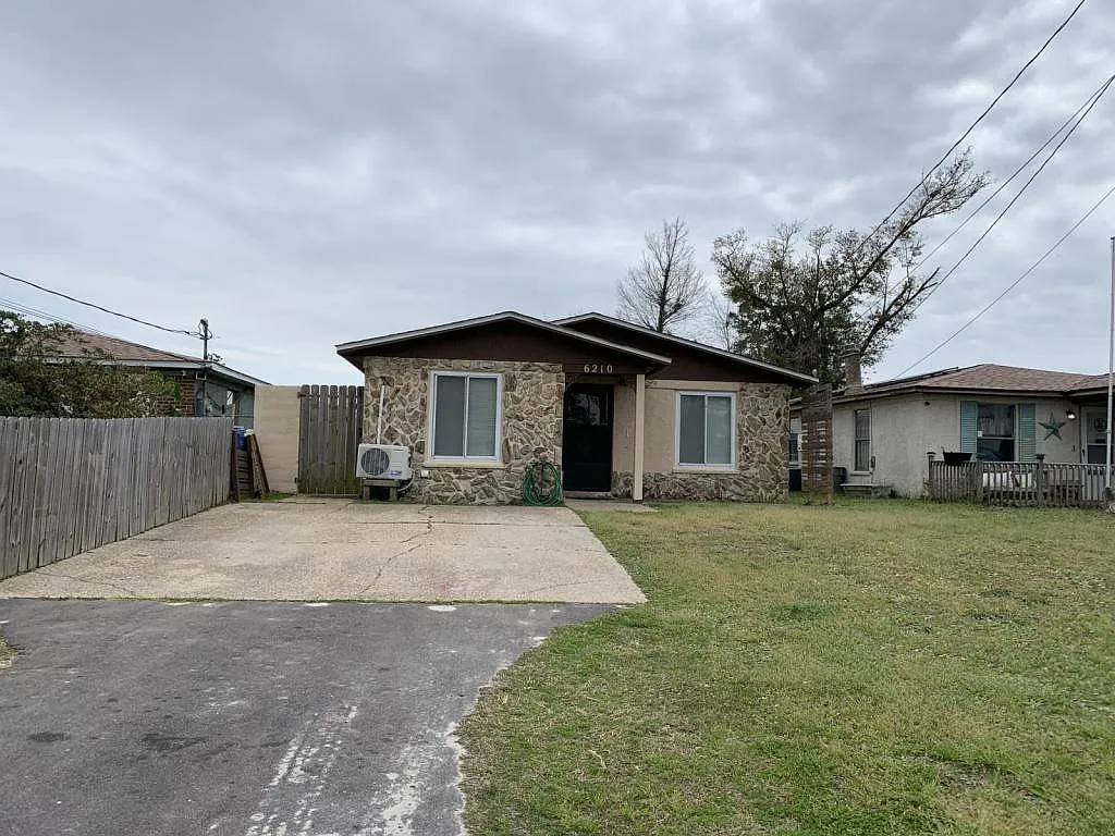 6210 Pridgen St — Photo 4