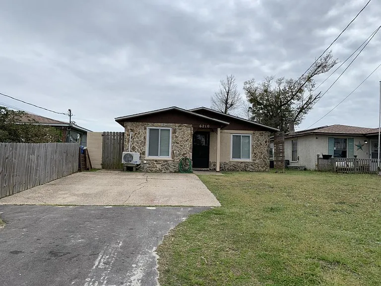 6210 Pridgen St — Photo 4