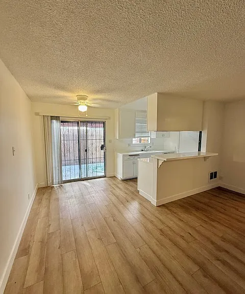50 Rose Ave #3 — Photo 4