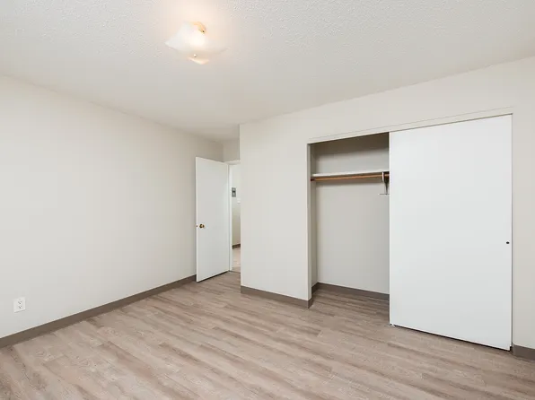 9710 156th St NW, Edmonton, AB T5P 2P1