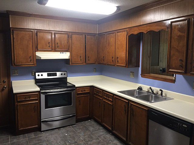 2nd image of 125 Silver Maple Rd