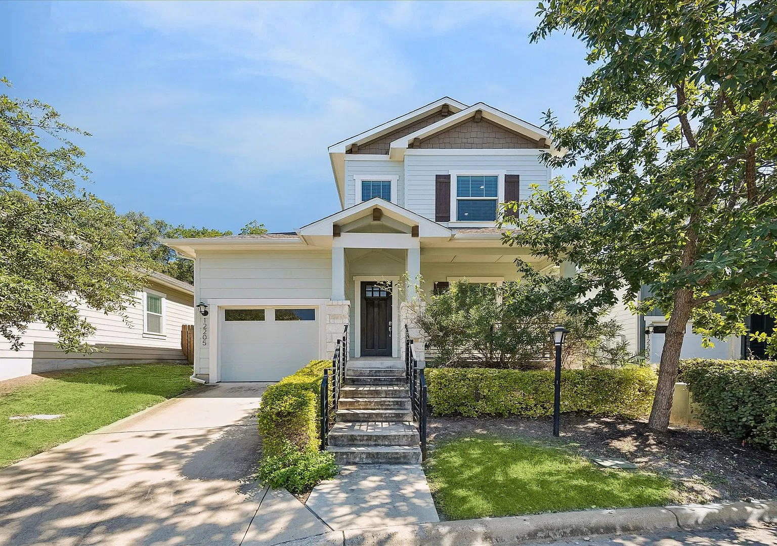 Beautiful 4 bedroom/2.5 bath — Photo 1