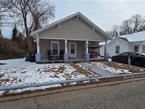 2nd image of 909 Randolph St