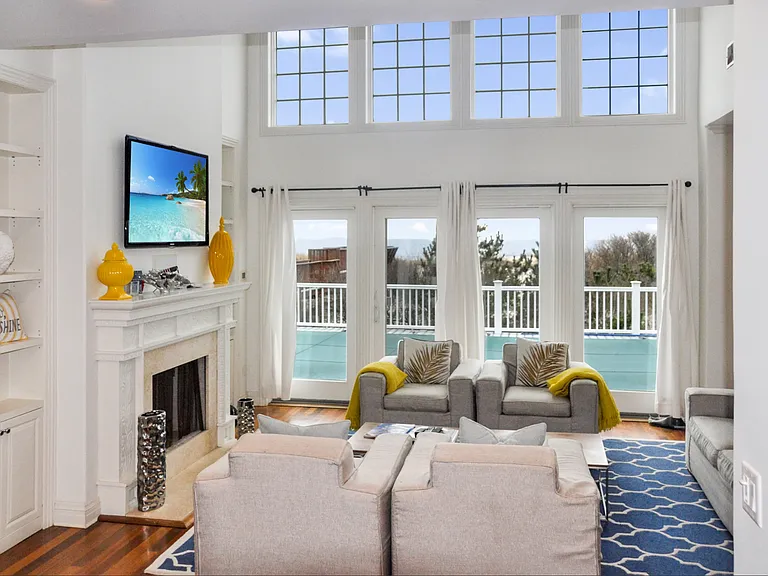 817 Dune Rd — Photo 4