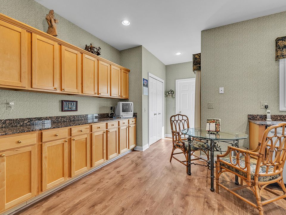 21521 Garrison St, photo 10
