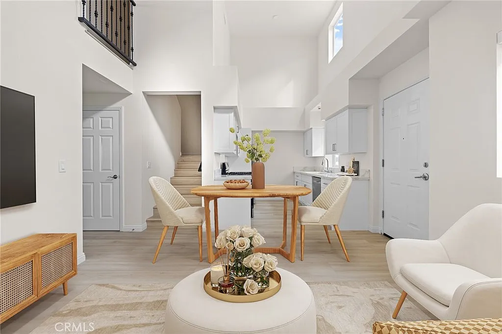 3 bed, 959 sqft, $5,466 — Photo 4