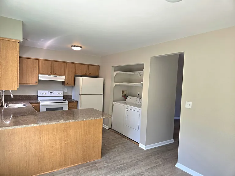 1315 River Birch Run S — Photo 7