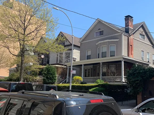 2758 Morris Ave, Bronx, NY 10468