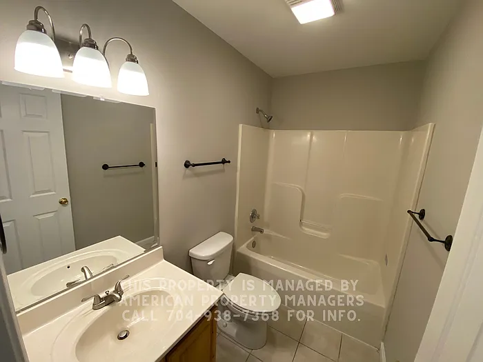 501 Martin Cir #D — Photo 8