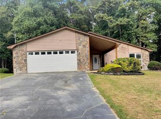 6745 Smoke Ridge Dr, Atlanta, GA 30349