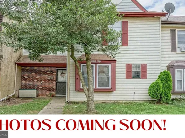 104 Presidential Dr, Sicklerville, NJ 08081