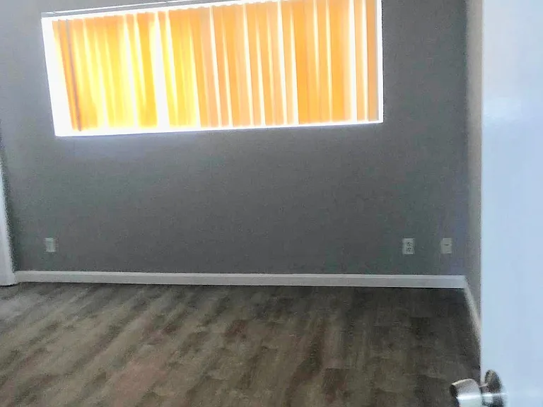 324 S Saint Andrews Pl #202 — Photo 7