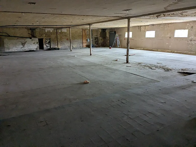 704 Lincoln Hwy #F — Photo 2