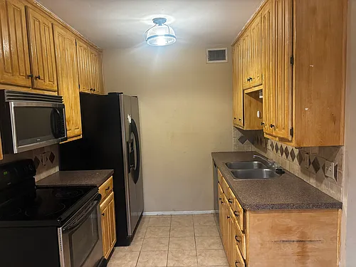 1214 Baylor Ave Photo 1