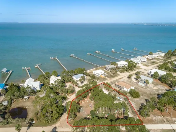 849 W Bayshore Dr, Eastpoint, FL 32328