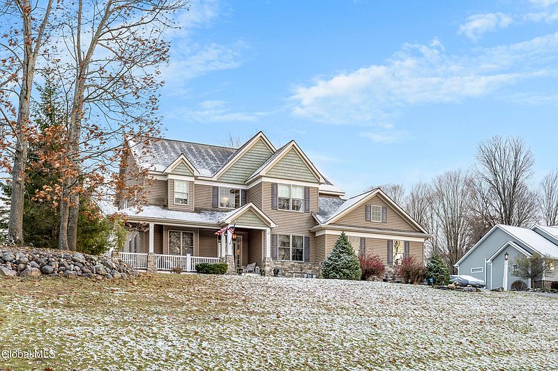 2nd image of 18 Ridgeview Road
