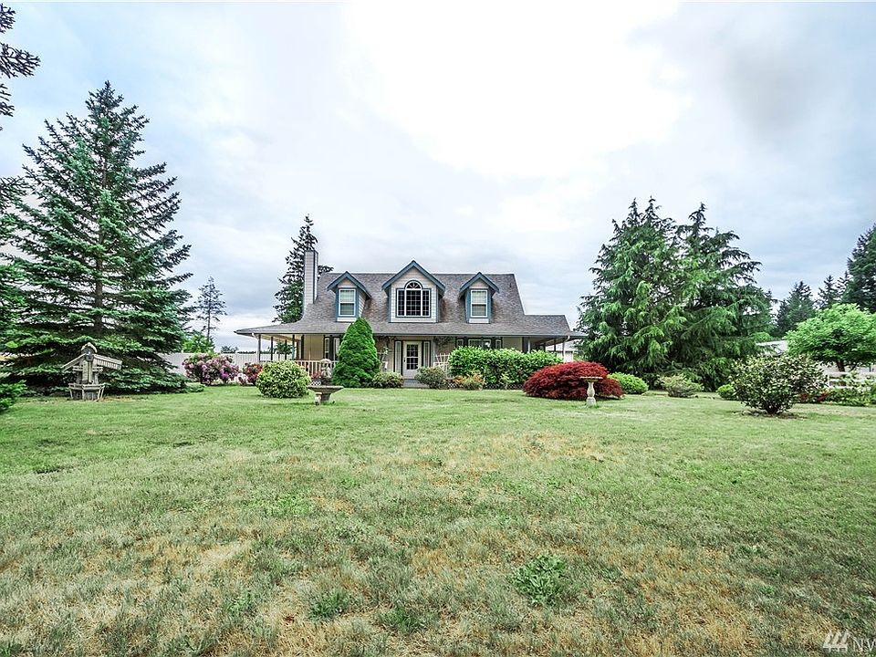 5 clear acres just before the city of Yelm! 