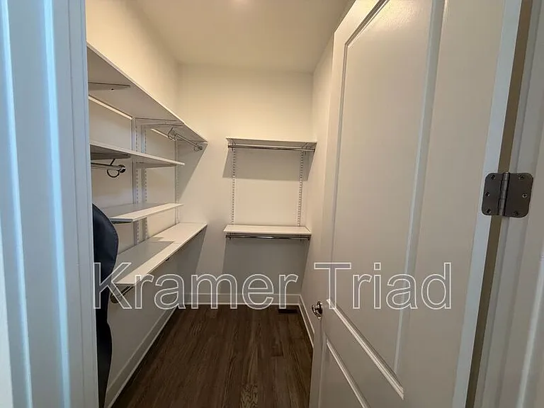 7889 Arimoore Dr — Photo 17