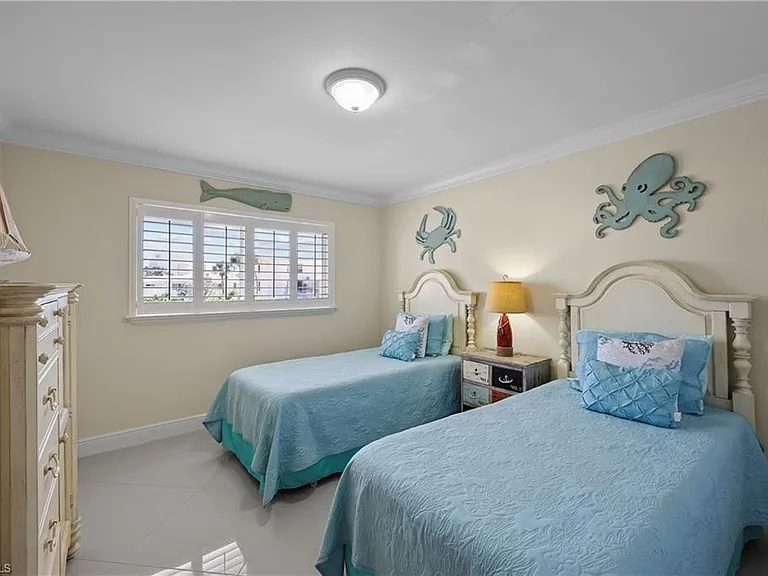 2100 Gulf Shore Blvd N #212 — Photo 17