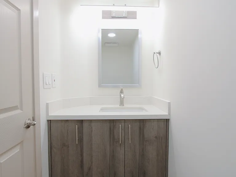 115 W Cypress St — Photo 13