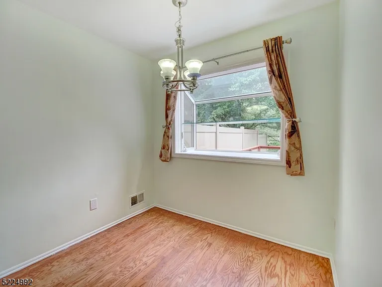 402 Marten Rd — Photo 10