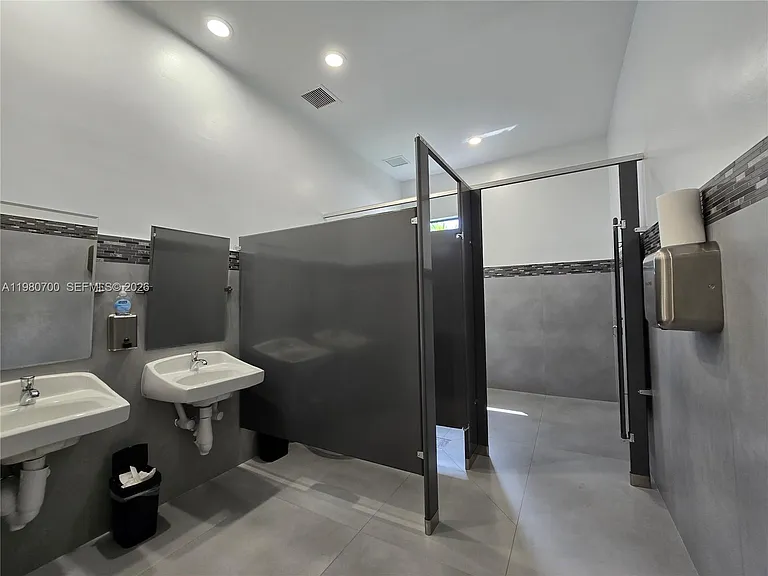 2620 S University Dr #109 — Photo 27