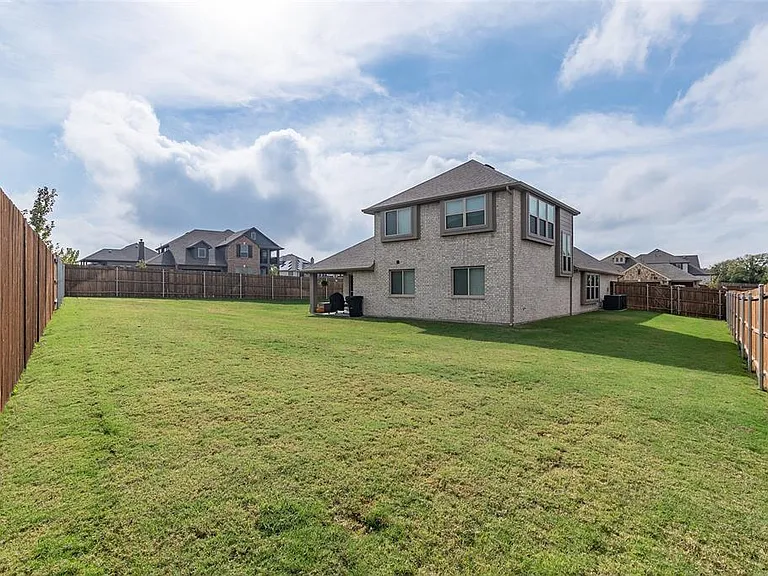 2210 Moon Dance Ln — Photo 5
