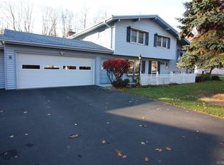 35 Bryn Mawr Rd, Rochester, NY 14624