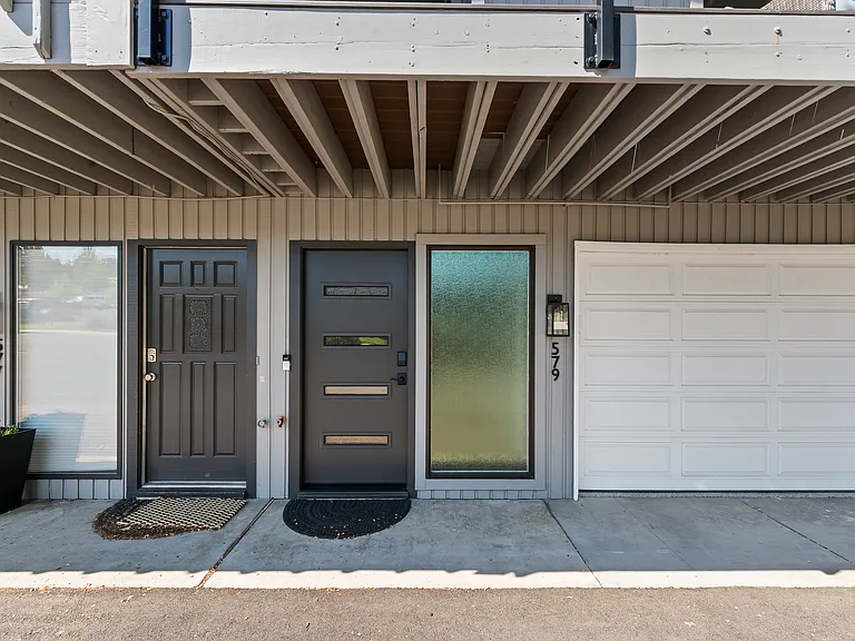 579 W Curling Dr — Photo 30