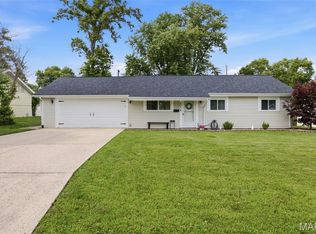 501 Prince Charles Dr, O'Fallon, MO 63366