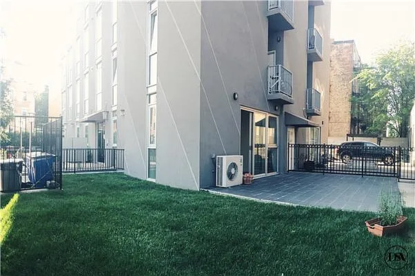 Rented by DSA Realty | media 22