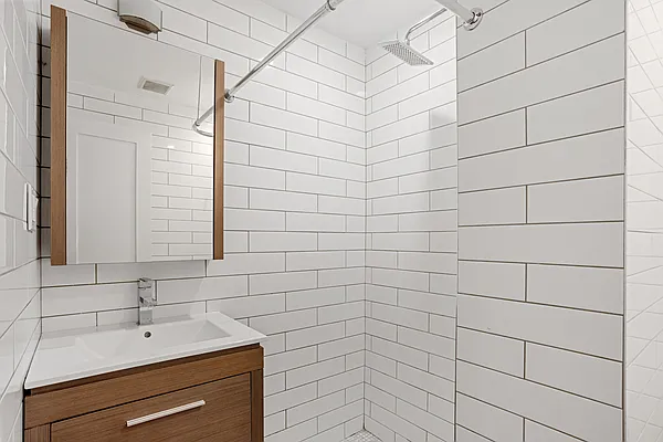 Rented by Tesla Realty Group LLC | media 4