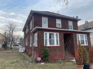 40 Hamilton Rd, Teaneck, NJ 07666