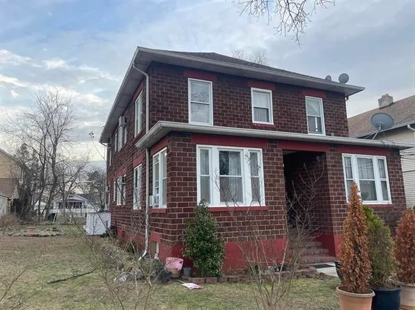 40 Hamilton Rd, Teaneck, NJ 07666