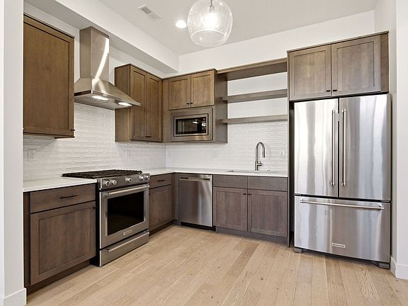 5th image of 3295 N Navajo St