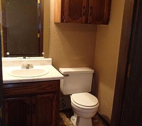 5th image of 1111 Themis St