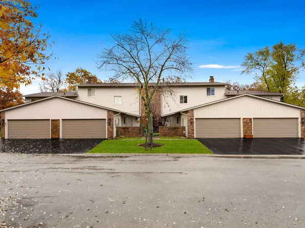 2S757 Theresa Ct, Oak Brook, IL 60523