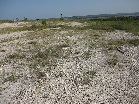 5th image of 1910 Fall Creek Dr