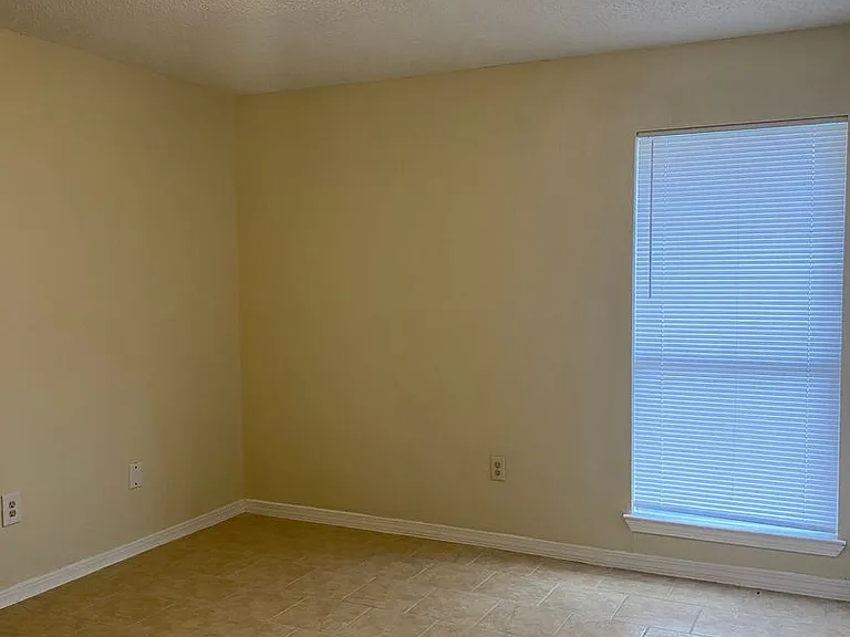 3023 Toulon Dr — Photo 12
